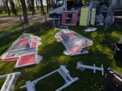 Montaż nowych urządzeń na placu zabaw - Cegielnia
